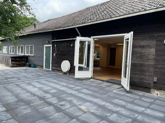 paardenstal binnen